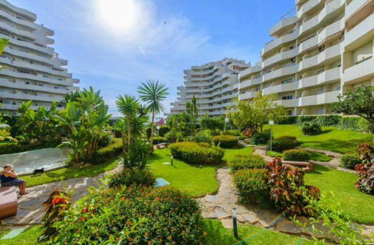 Benal Beach Suite, Parque Acuatico Y Vistas Al Mar Benalmadena Luaran gambar